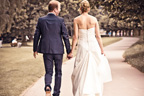 Hochzeitsfotografie Saarland, Brautpaar spaziert